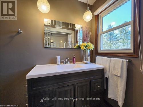 250 Tyendinaga Drive, Saugeen Shores, ON - Indoor Photo Showing Bathroom