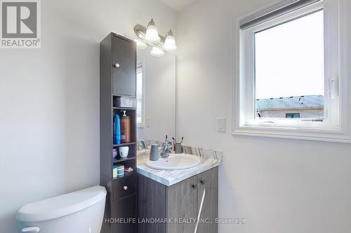 2 Reid Avenue N, Hamilton, ON - Indoor Photo Showing Bathroom