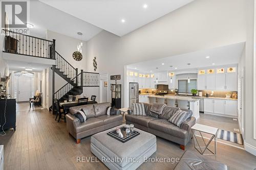 46 Philmori Boulevard, Pelham (Fonthill), ON - Indoor Photo Showing Living Room