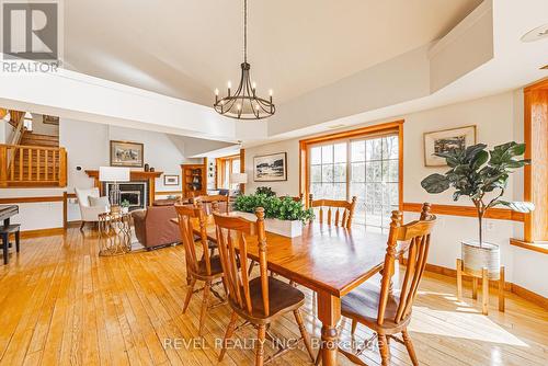 1325 3 Side Road, Milton, ON - Indoor Photo Showing Dining Room