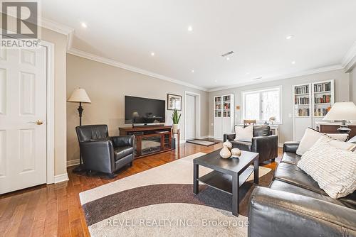 1325 3 Side Road, Milton, ON - Indoor Photo Showing Living Room