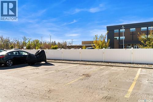 201 960 Assiniboine Avenue, Regina, SK - Outdoor