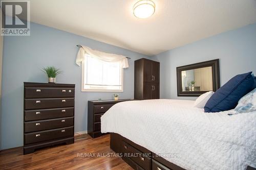 176 Elgin Street, Kawartha Lakes (Lindsay), ON - Indoor Photo Showing Bedroom