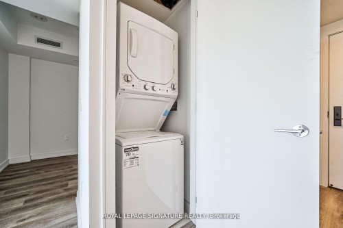 1421-1 Jarvis Street, Hamilton, ON - Indoor Photo Showing Laundry Room