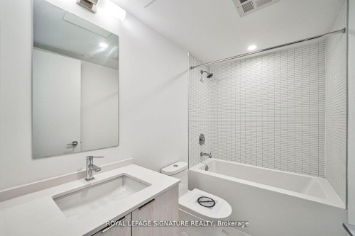 1421-1 Jarvis Street, Hamilton, ON - Indoor Photo Showing Bathroom