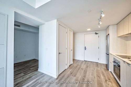 1421-1 Jarvis Street, Hamilton, ON - Indoor Photo Showing Kitchen