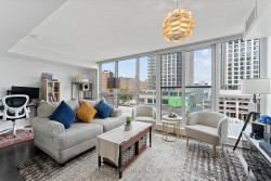 718-320 Richmond Street E Toronto, ON M5A 1P9