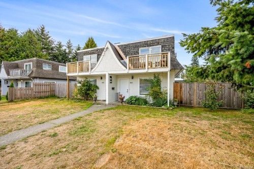1883 & 1885 England Ave  Courtenay, BC V9N 2P7