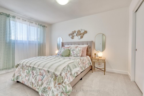 27-20 Anna Capri Drive, Hamilton, ON - Indoor Photo Showing Bedroom