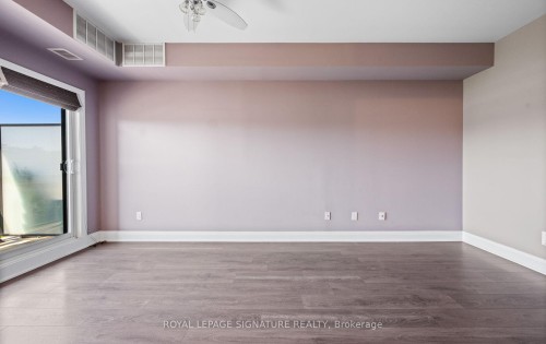 413-128 Garden Drive, Oakville, ON - Indoor Photo Showing Other Room