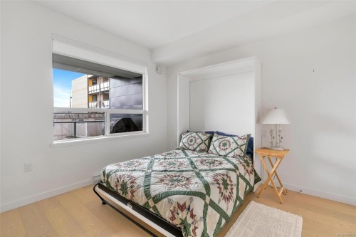 302-9775 Fourth St, Sidney, BC - Indoor Photo Showing Bedroom