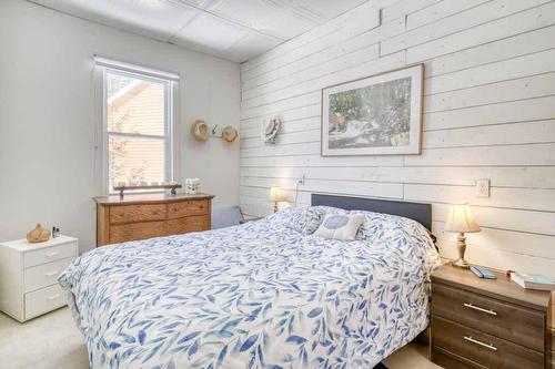 Primary bedroom - 251 Ch. De La Chapelle, Saint-Mathieu-Du-Parc, QC - Indoor Photo Showing Bedroom