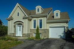 1008 Rue Chopin  Prévost, QC J0R 1T0