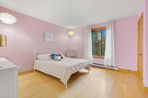 Chambre à coucher - 870A Rue De L'Olympiade, Sainte-Adèle, QC - Indoor Photo Showing Bedroom
