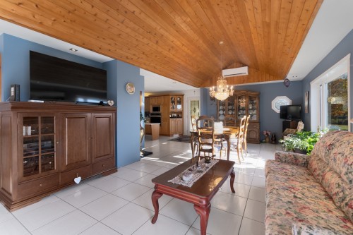 Living Room - 125 Rue Des Peupliers, Stratford, QC - Indoor