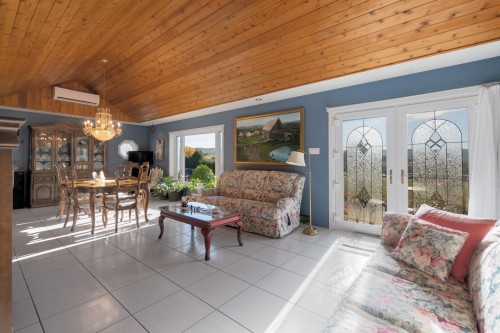 Living Room - 125 Rue Des Peupliers, Stratford, QC - Indoor Photo Showing Living Room