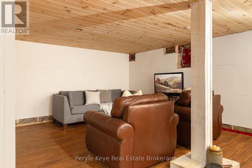 1127 Whispering Pines Trail, Bracebridge (Oakley), ON - Indoor