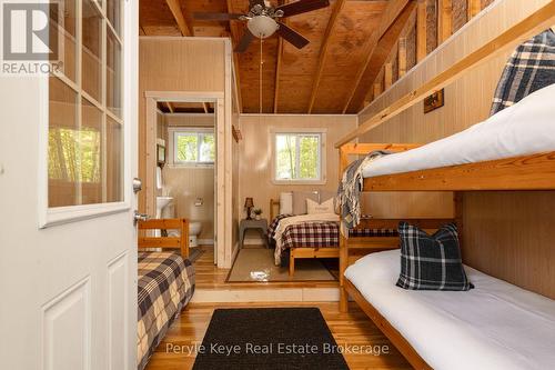 Bunkie - 1127 Whispering Pines Trail, Bracebridge (Oakley), ON - Indoor