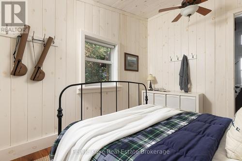 1127 Whispering Pines Trail, Bracebridge (Oakley), ON - Indoor Photo Showing Bedroom