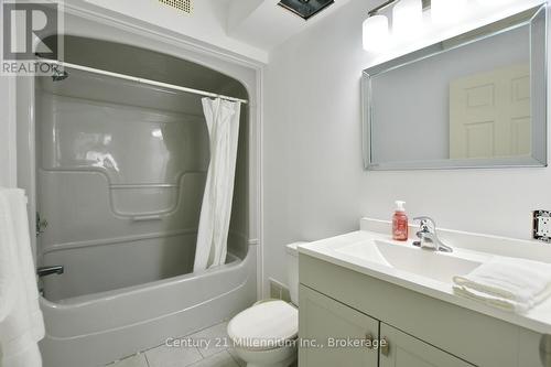 35 Northwood Drive, Wasaga Beach, ON - Indoor Photo Showing Bathroom
