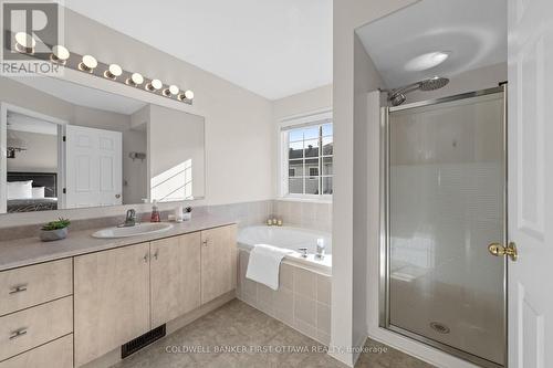 4 pc bath w stand up shower & deep soaker tub. - 20 Fieldberry Private, Ottawa, ON - Indoor Photo Showing Bathroom