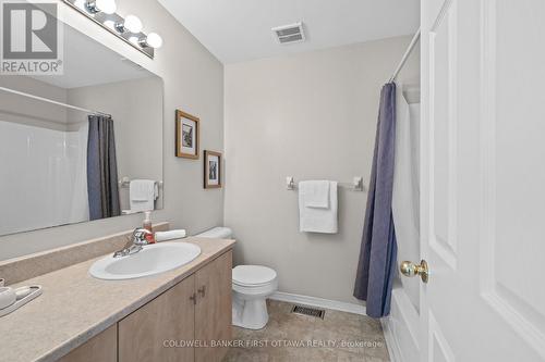 2nd level 4 pc bathroom w shower/tub combo. - 20 Fieldberry Private, Ottawa, ON - Indoor Photo Showing Bathroom