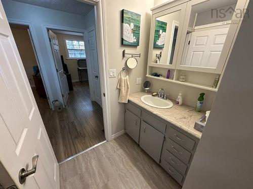 2807 Pinecrest Drive, Coldbrook, NS 