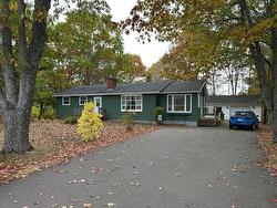 2807 Pinecrest Drive  Coldbrook, NS B4R 1B3