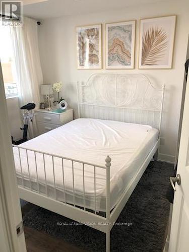 517 - 68 Merton Street, Toronto, ON - Indoor Photo Showing Bedroom