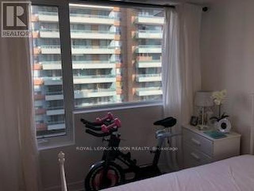 517 - 68 Merton Street, Toronto, ON - Indoor