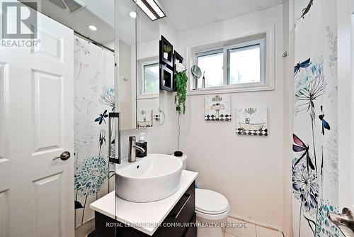 39 Penworth Road, Toronto, ON - Indoor Photo Showing Bathroom