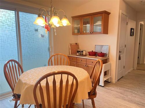 93 Eagle Way, Brandon, MB - Indoor Photo Showing Dining Room