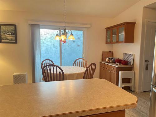93 Eagle Way, Brandon, MB - Indoor Photo Showing Dining Room