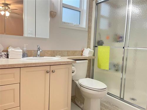 93 Eagle Way, Brandon, MB - Indoor Photo Showing Bathroom