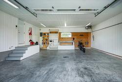 Garage - 