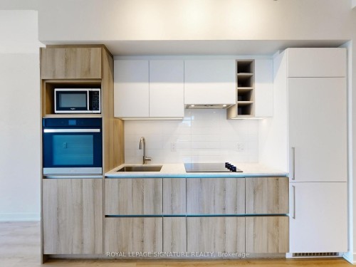 1006-319 Jarvis Street, Toronto, ON - Indoor Photo Showing Kitchen