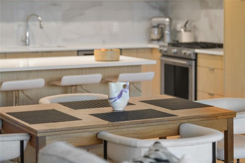 302-5118 Cordova Bay Rd, Saanich, BC - Indoor Photo Showing Kitchen