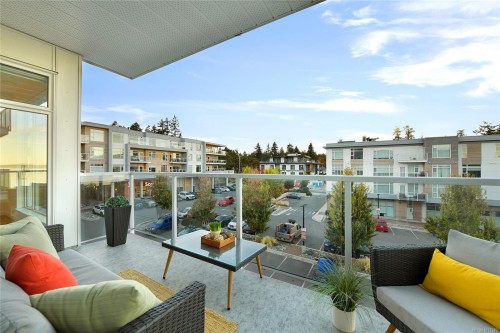 302-5118 Cordova Bay Rd, Saanich, BC - Outdoor With Exterior