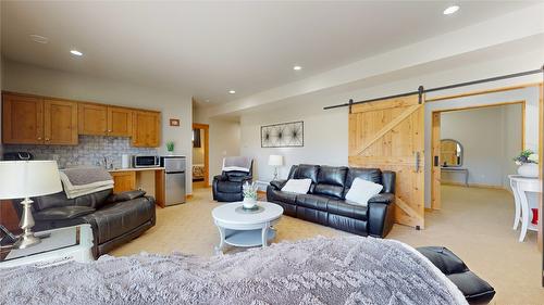 230 Boulder Creek, Cranbrook, BC - Indoor Photo Showing Living Room