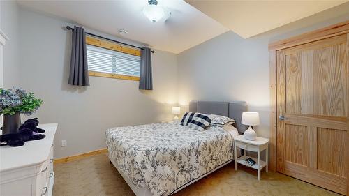 230 Boulder Creek, Cranbrook, BC - Indoor Photo Showing Bedroom
