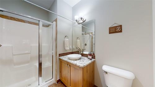 230 Boulder Creek, Cranbrook, BC - Indoor Photo Showing Bathroom