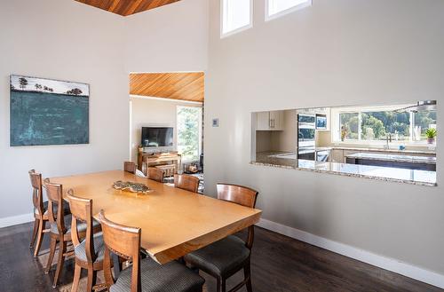 2626 Airport Way, Revelstoke, BC - Indoor Photo Showing Dining Room