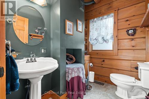 121 Poor Mans Road, Parry Sound Remote Area (Lount), ON - Indoor Photo Showing Bathroom