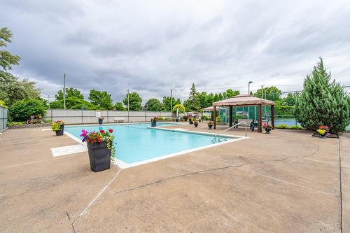 Piscine - 102-500 Rue St-Francois, Brossard, QC - Outdoor With In Ground Pool