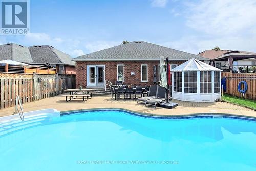 135 Mainprize Crescent, East Gwillimbury, ON - Outdoor With In Ground Pool With Deck Patio Veranda