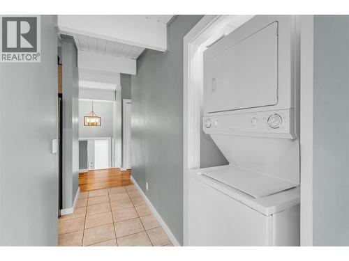 1415 Highland Drive S, Kelowna, BC - Indoor Photo Showing Laundry Room