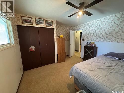 1215 Athabasca Street W, Moose Jaw, SK - Indoor Photo Showing Bedroom