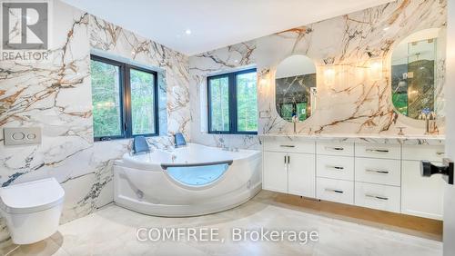 4608 Trent Trail, Severn, ON - Indoor Photo Showing Bathroom