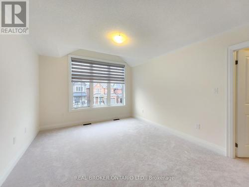 2nd Bedroom W/ 5 pcs Jack & Jill Bathroom - 72 Kentledge Avenue, East Gwillimbury, ON - Indoor Photo Showing Other Room