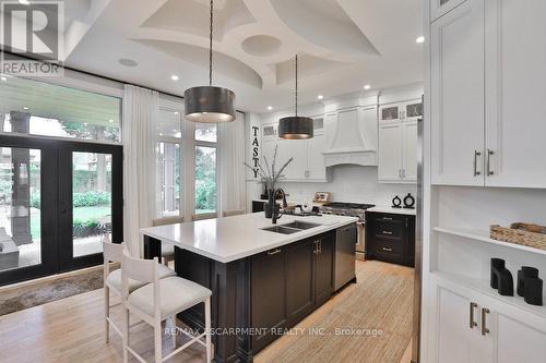 43 Mississauga Road S, Mississauga, ON - Indoor Photo Showing Kitchen With Double Sink